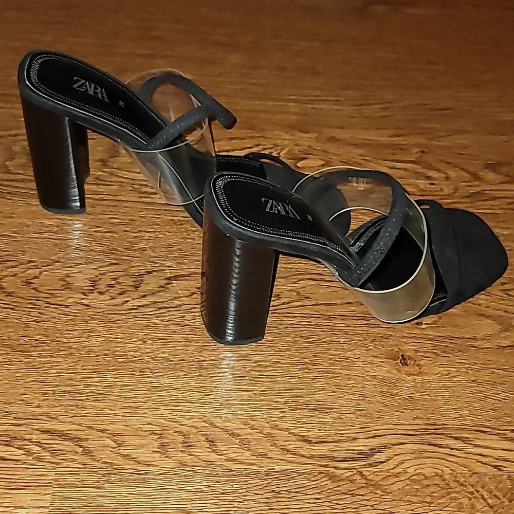 Shoes - Picture 4 of 4